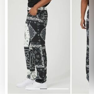FOREVER21

Satin Paisley Print Slim-Fit Pants